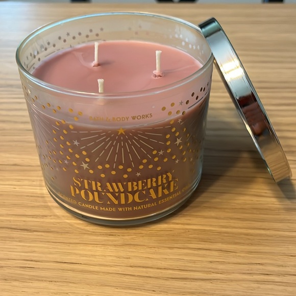 Bath & Body Works 3 Wick Candle. Strawberry Poundcake. - Picture 3 of 3